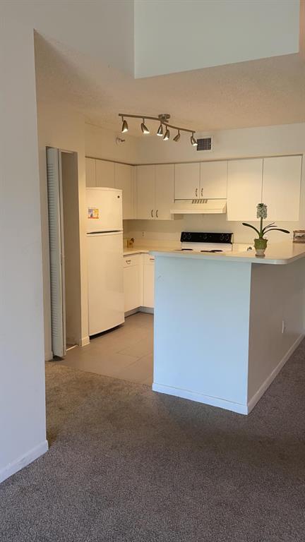 YACHT CLUB ON THE INTRACOASTAL CONDOMINIUM - Residential Lease