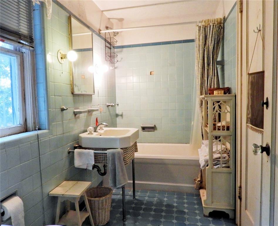 A W TURNERS RESIDENT ADD - Residential