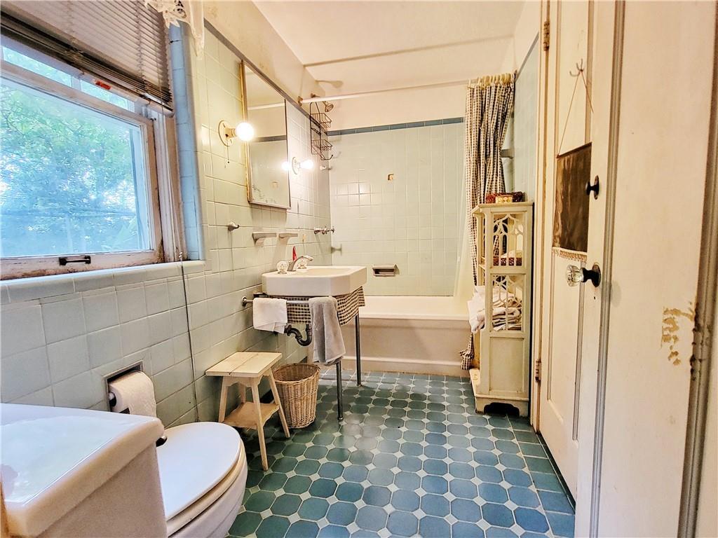 A W TURNERS RESIDENT ADD - Residential