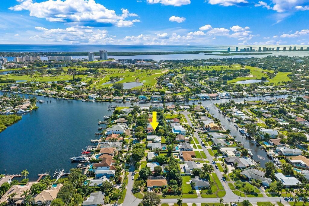 Photo of 716 Teal Way, North Palm Beach, FL 33408 (MLS # R10926643)