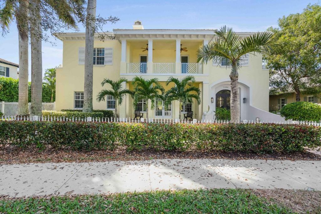 Photo of 3338 Greenway Drive, Jupiter, FL 33458 (MLS # R10878913)