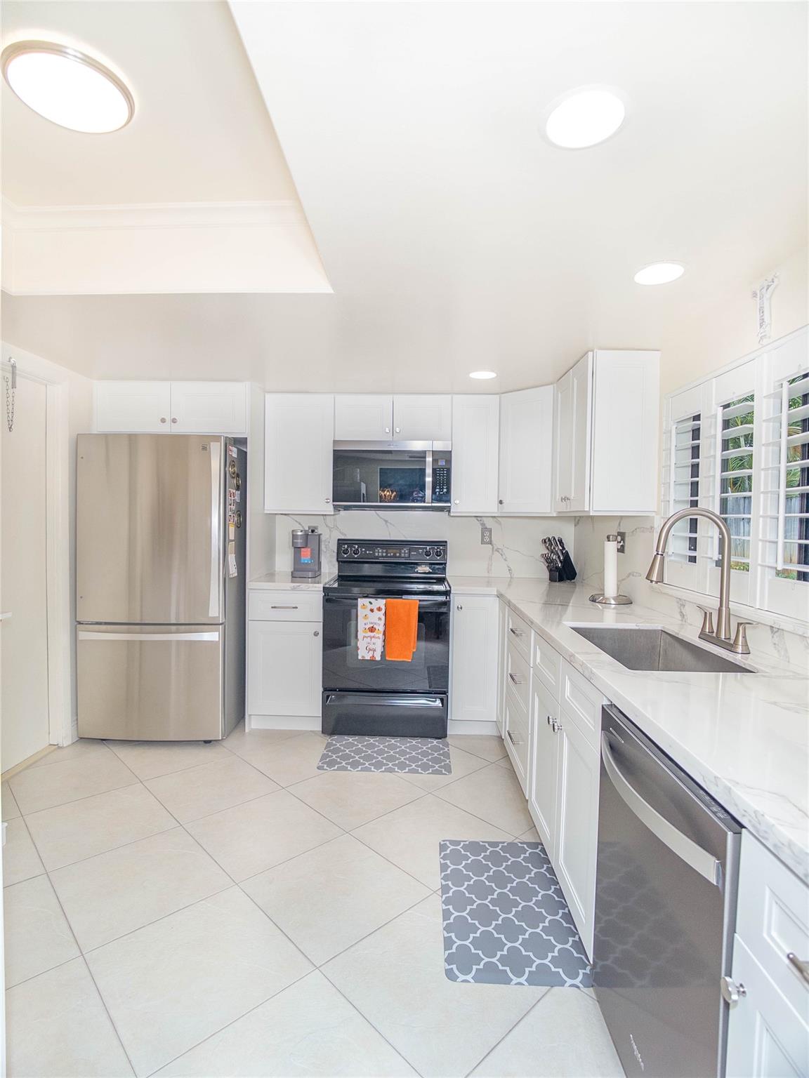 Country Lake Manors Sec 0 - Residential