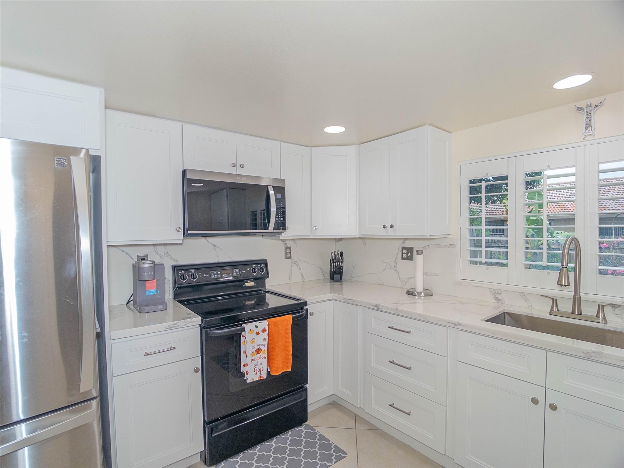 Country Lake Manors Sec 0 - Residential