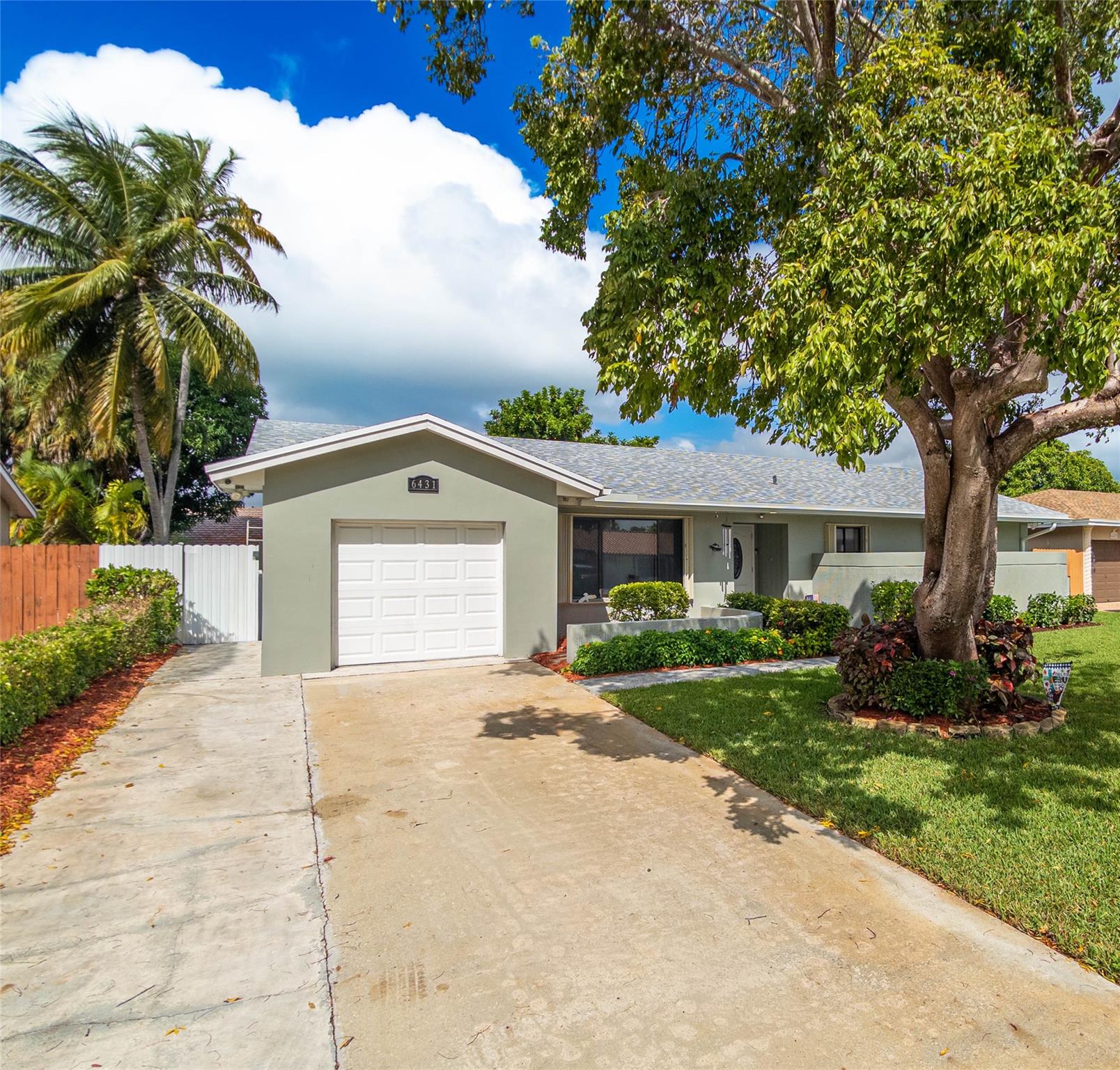 Country Lake Manors Sec 0 - Residential