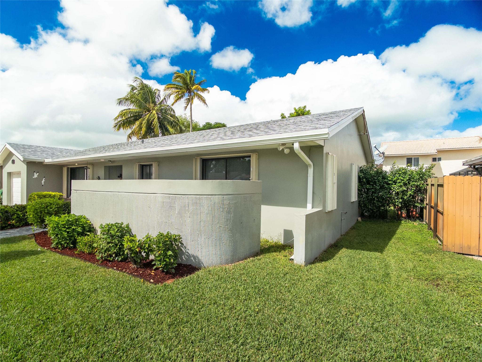 Country Lake Manors Sec 0 - Residential