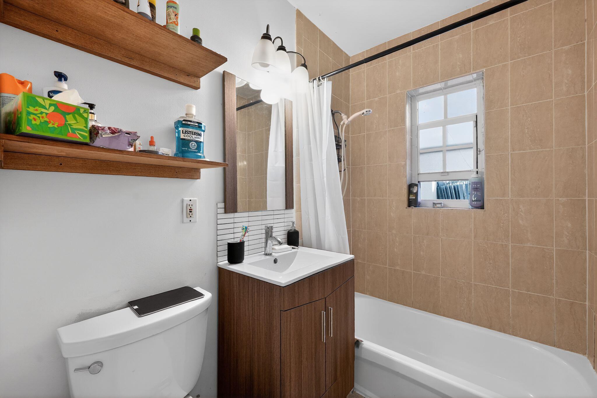 ISLE OF NORMANDY MIAMI VIEW SEC - Residential