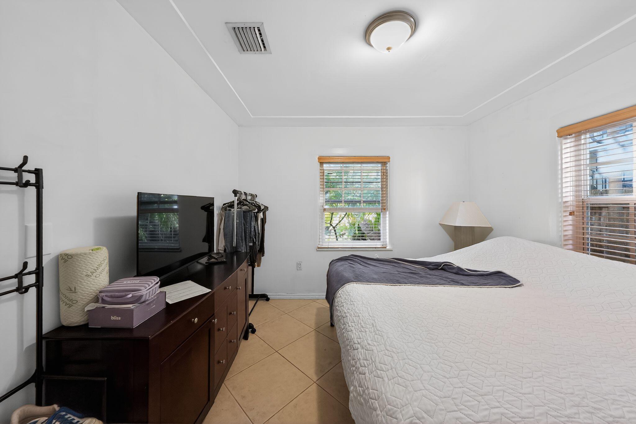 ISLE OF NORMANDY MIAMI VIEW SEC - Residential