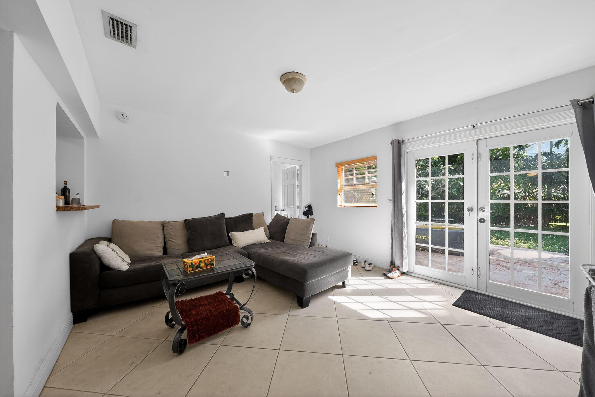 ISLE OF NORMANDY MIAMI VIEW SEC - Residential