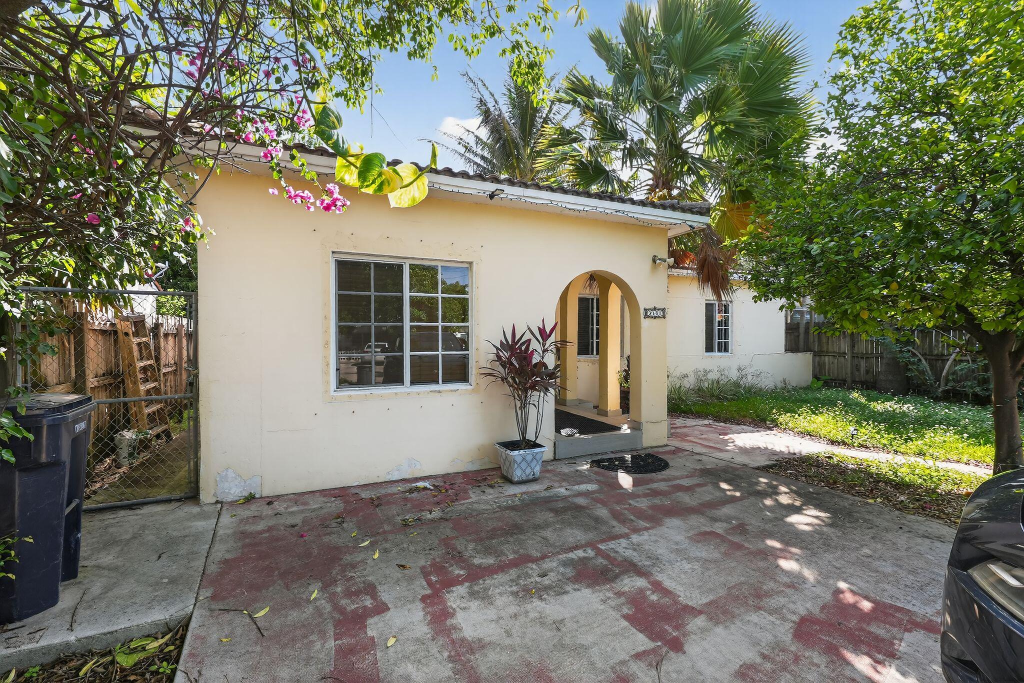 ISLE OF NORMANDY MIAMI VIEW SEC - Residential