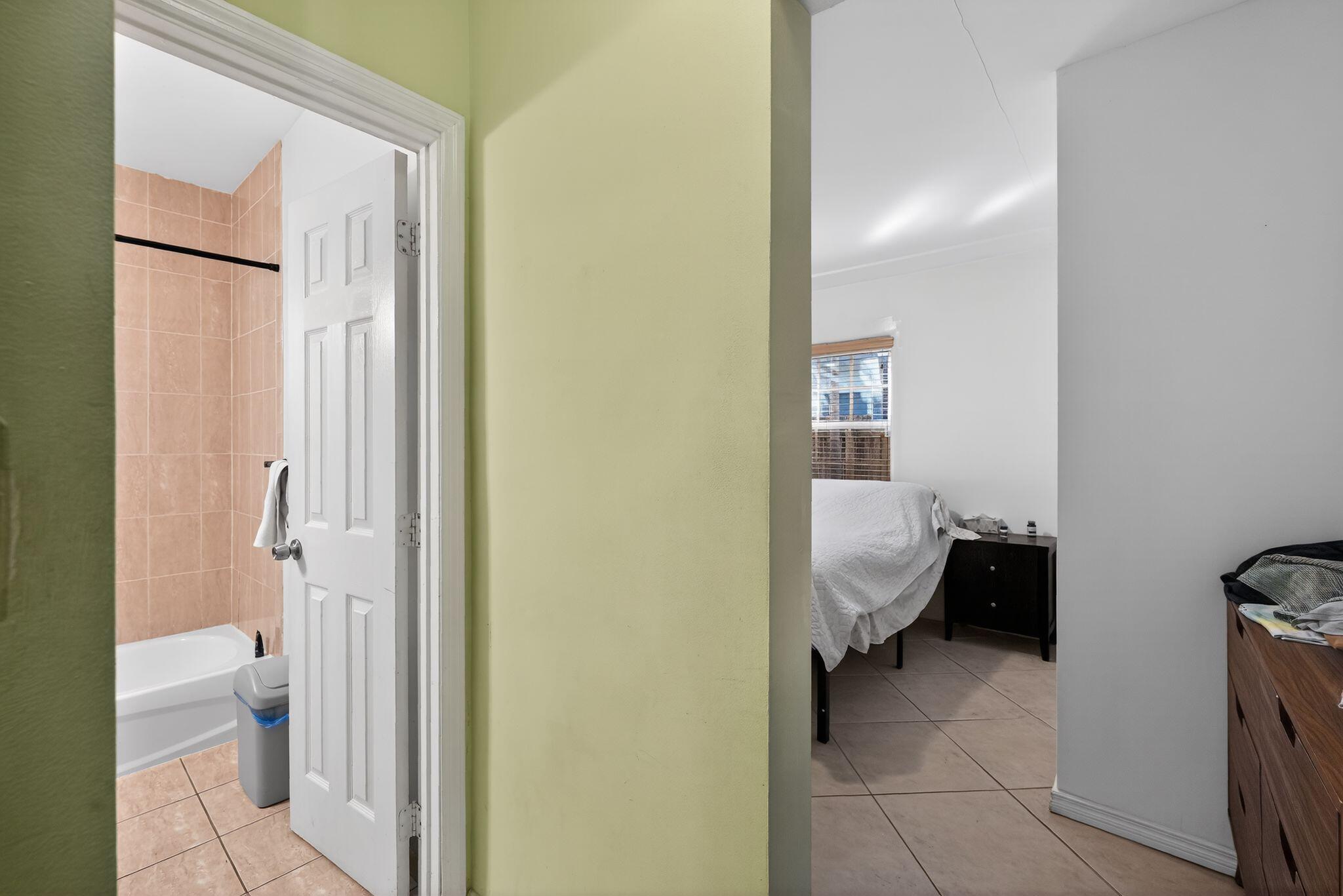 ISLE OF NORMANDY MIAMI VIEW SEC - Residential