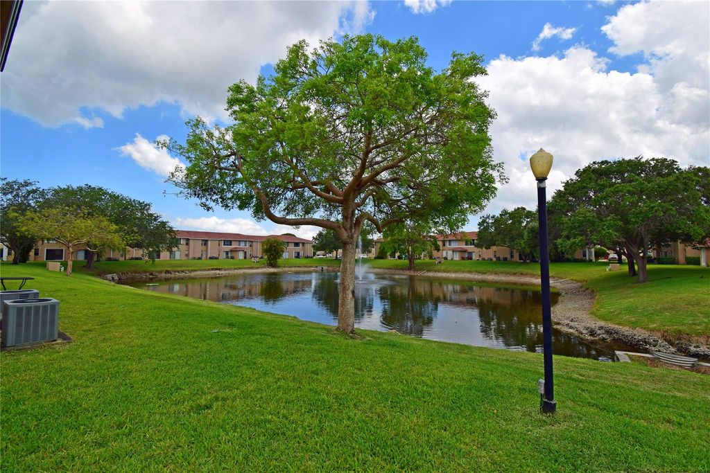 Photo of 9942 Twin Lakes Dr #7-F, Coral Springs, FL 33071 (MLS # F10503947)