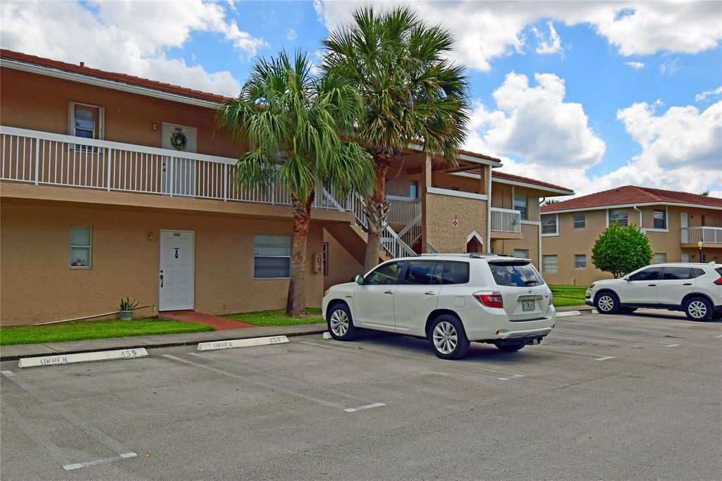 Photo of 9942 Twin Lakes Dr #7-F, Coral Springs, FL 33071 (MLS # F10503947)