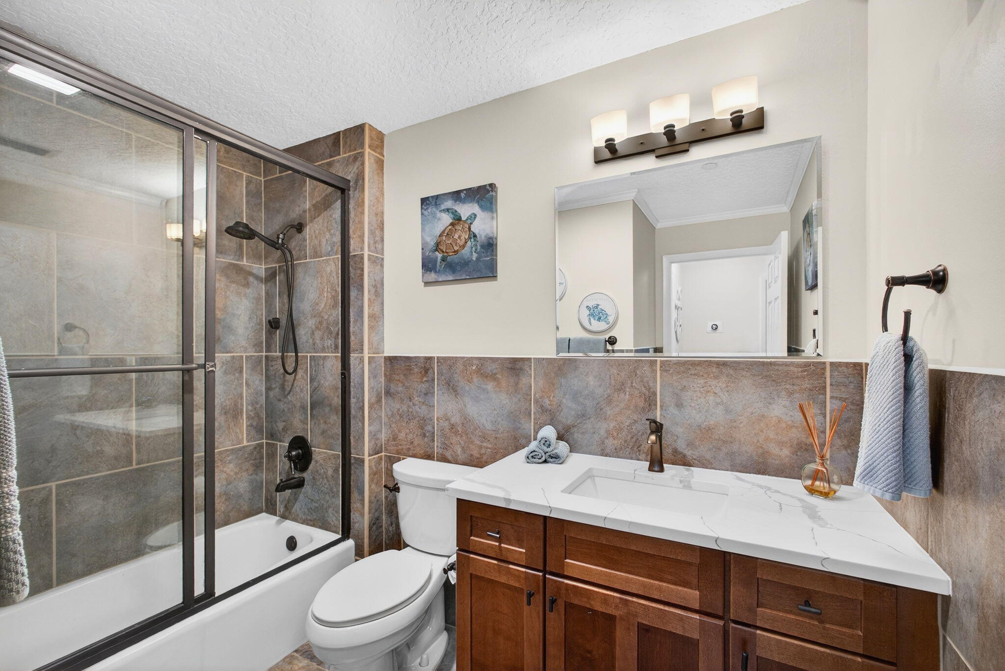 OAK HARBOUR CONDOS - Residential Lease