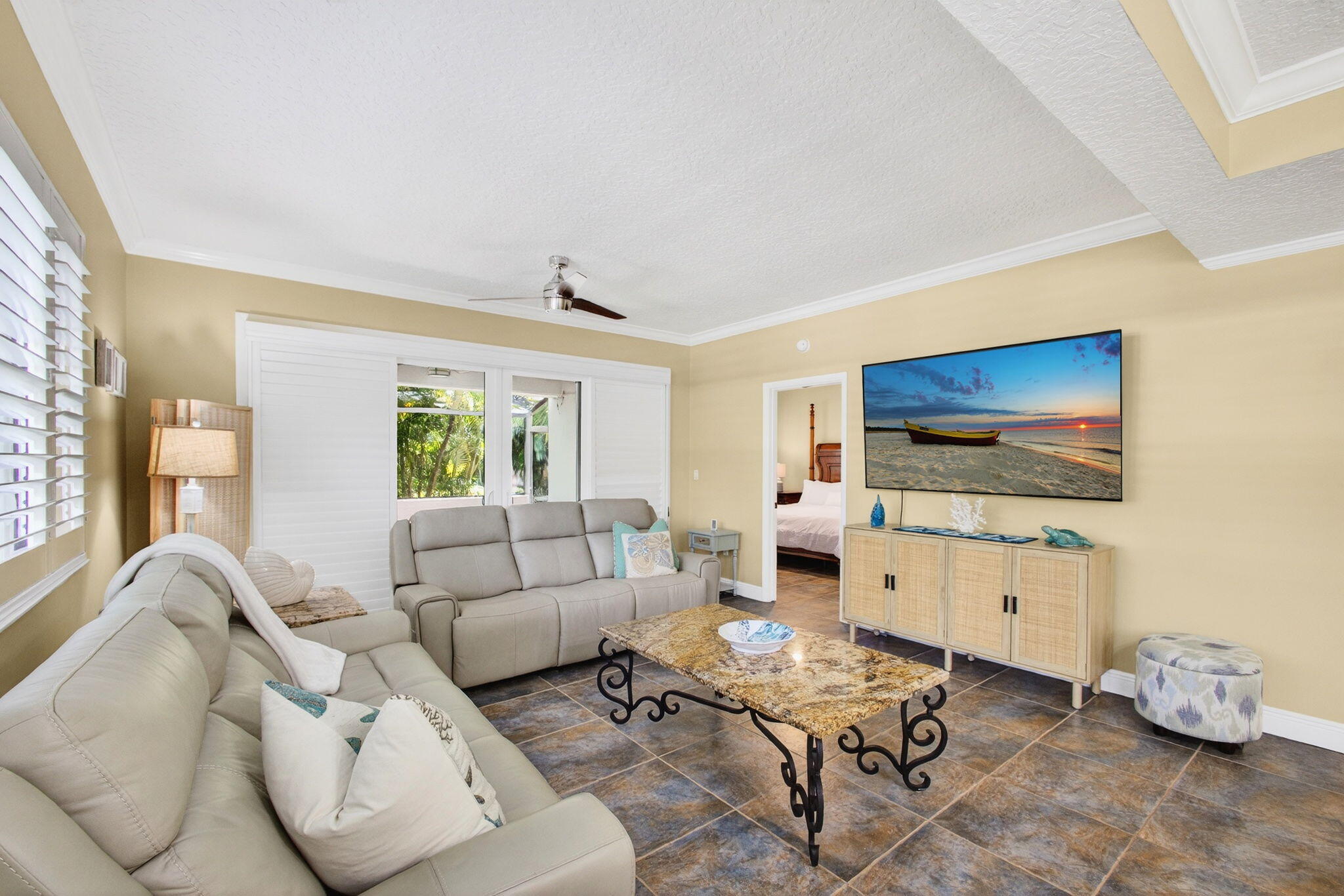 OAK HARBOUR CONDOS - Residential Lease