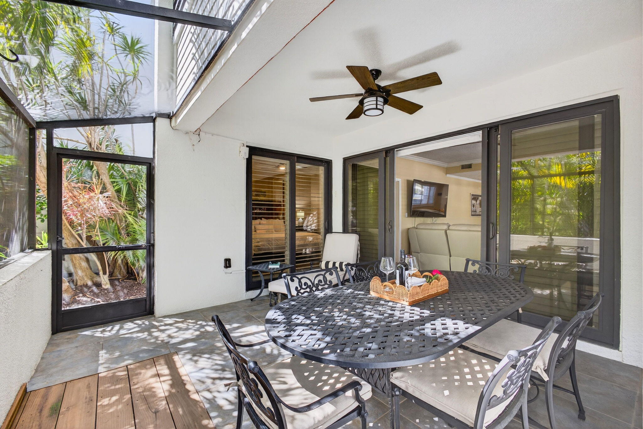 OAK HARBOUR CONDOS - Residential Lease