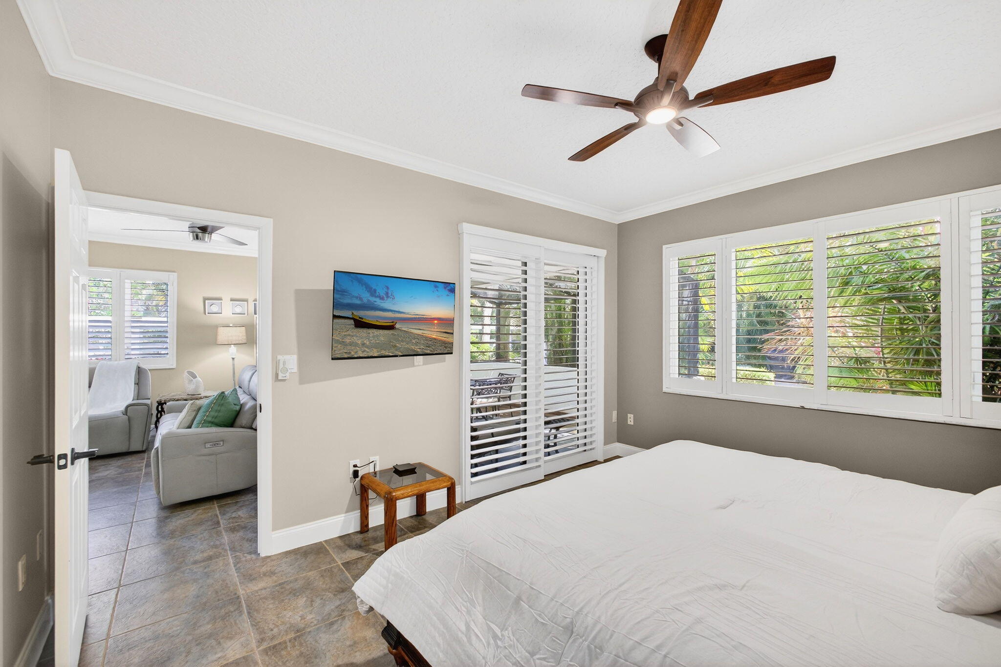 OAK HARBOUR CONDOS - Residential Lease