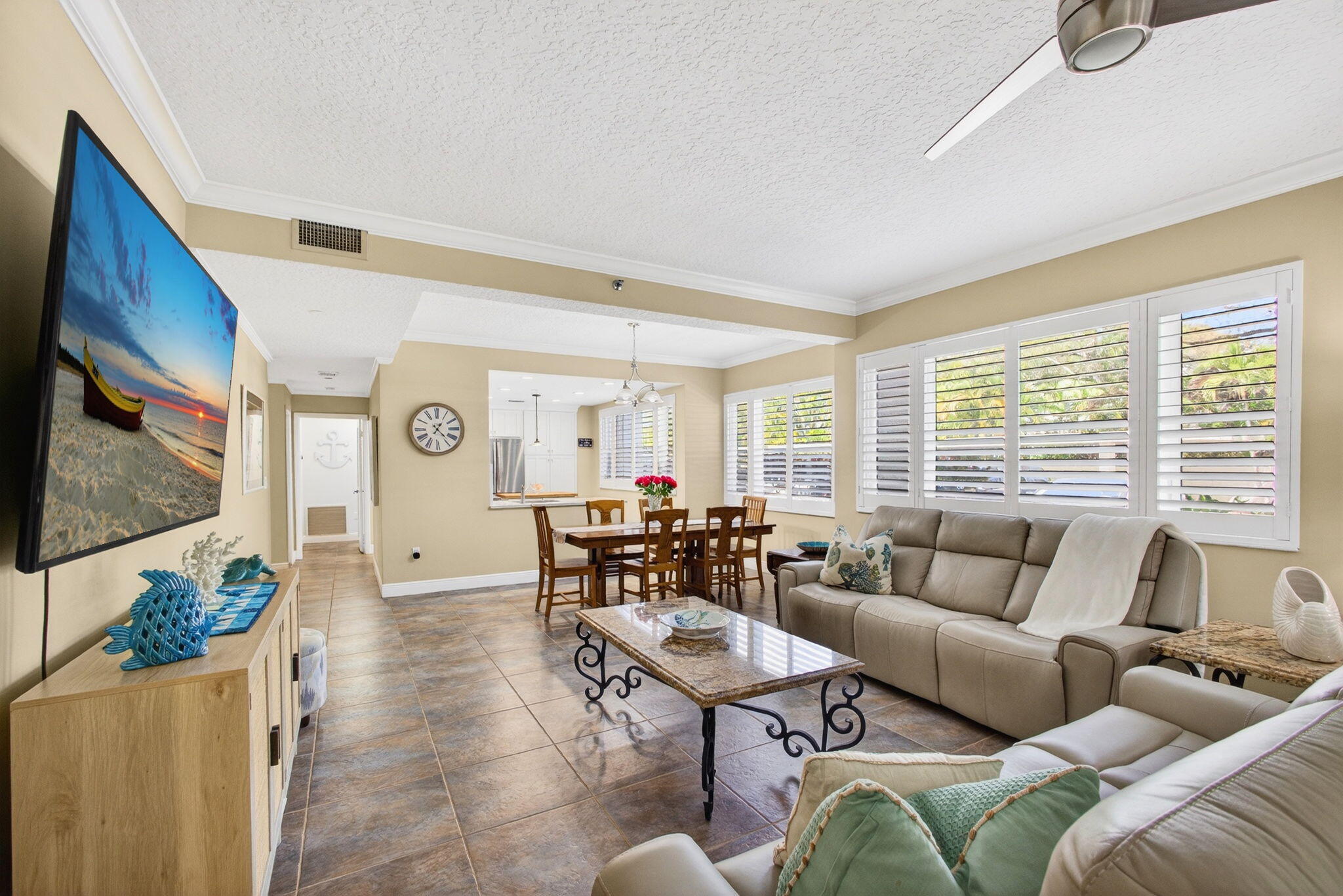 OAK HARBOUR CONDOS - Residential Lease