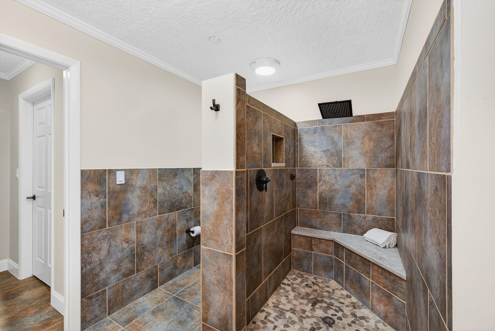 OAK HARBOUR CONDOS - Residential Lease