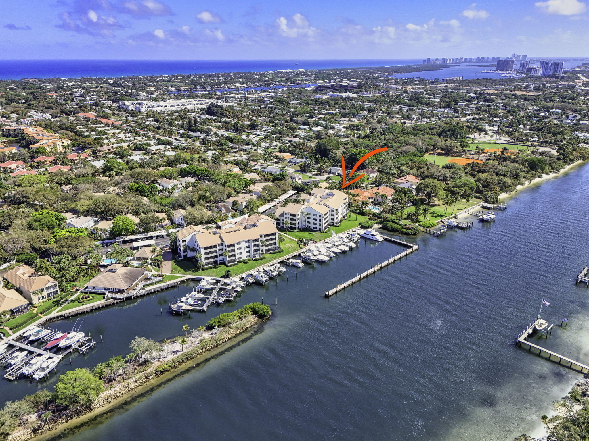 OAK HARBOUR CONDOS - Residential Lease