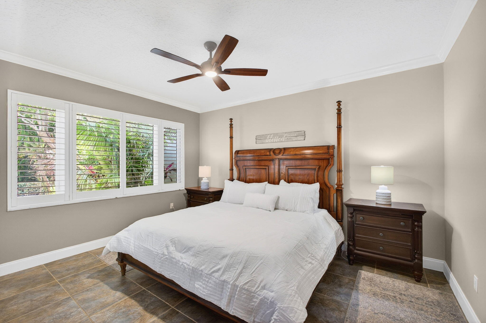 OAK HARBOUR CONDOS - Residential Lease