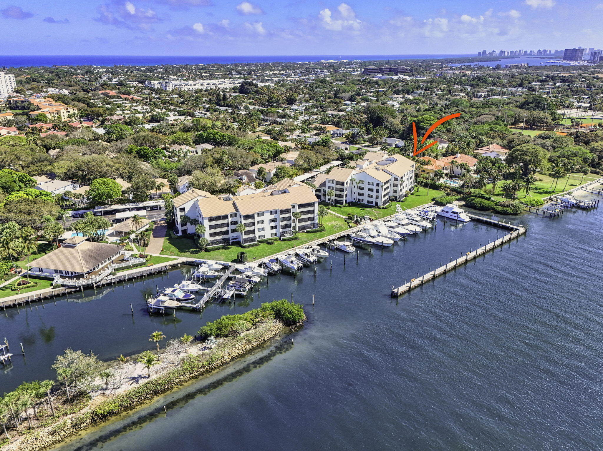 OAK HARBOUR CONDOS - Residential Lease