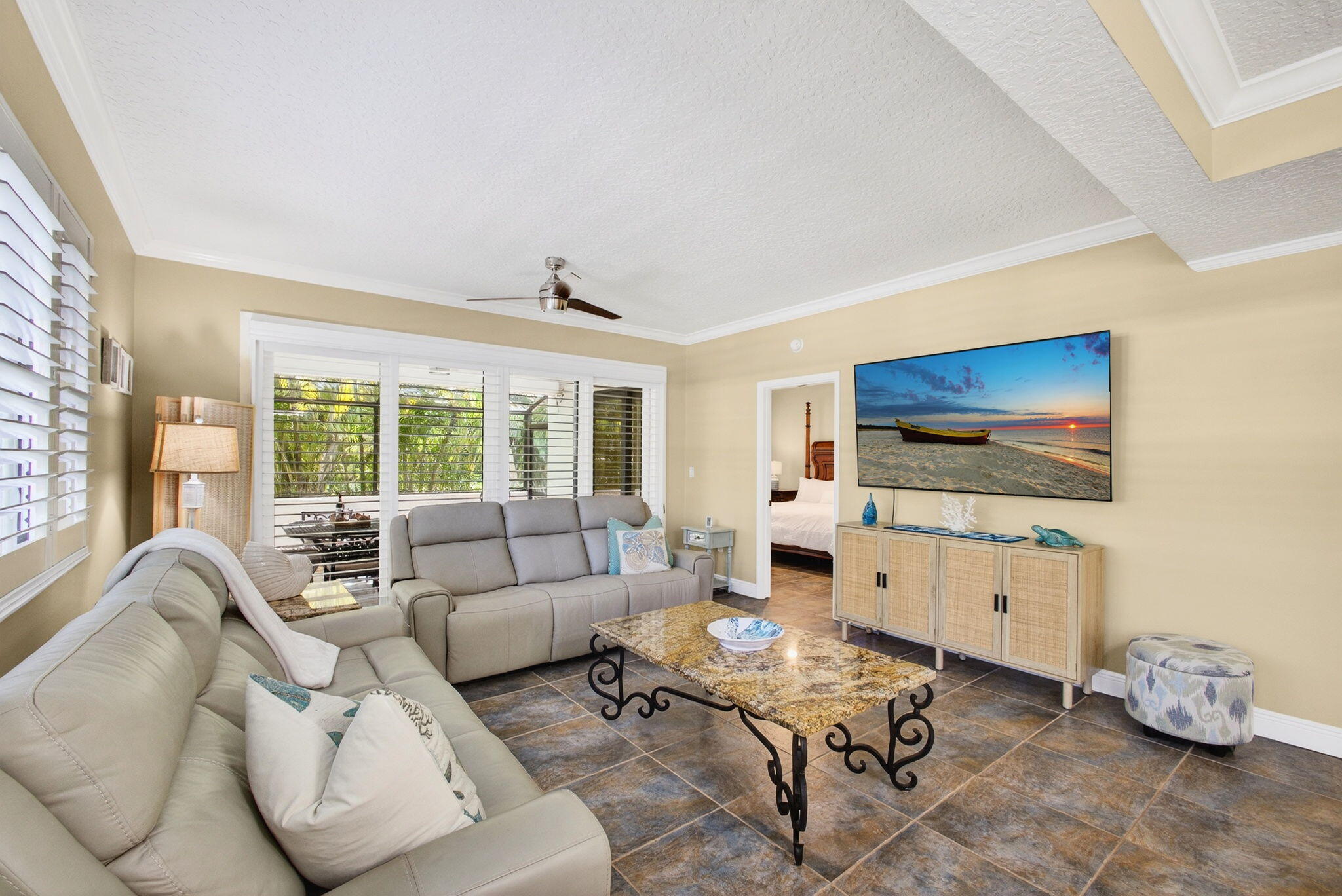 OAK HARBOUR CONDOS - Residential Lease