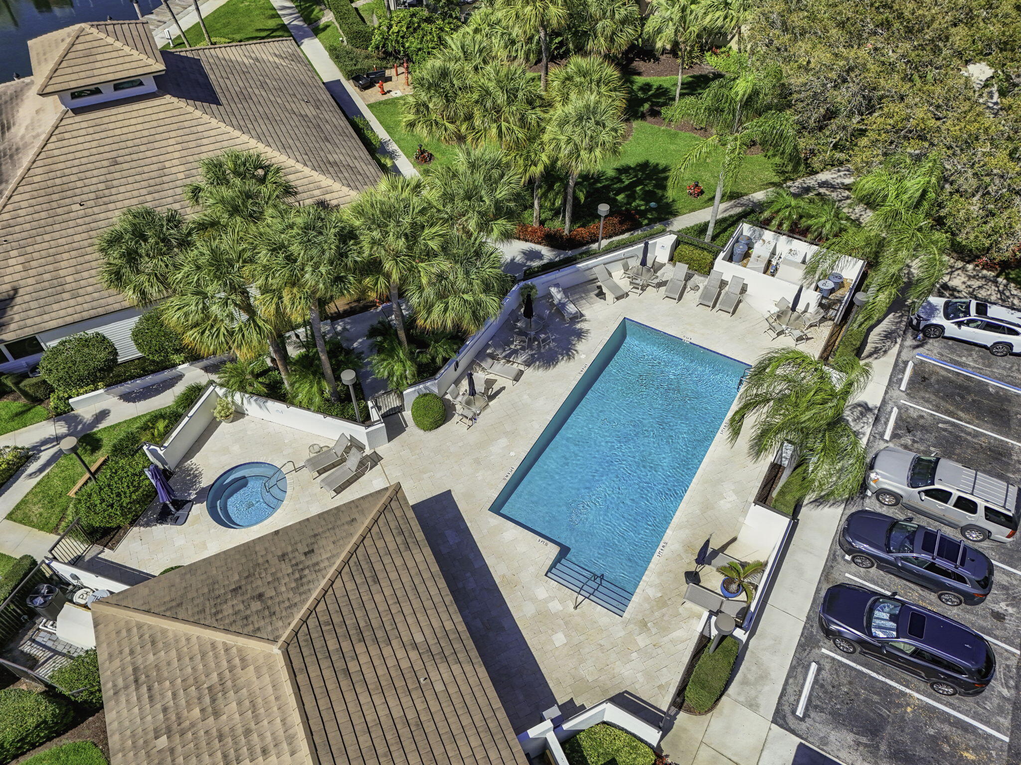 OAK HARBOUR CONDOS - Residential Lease