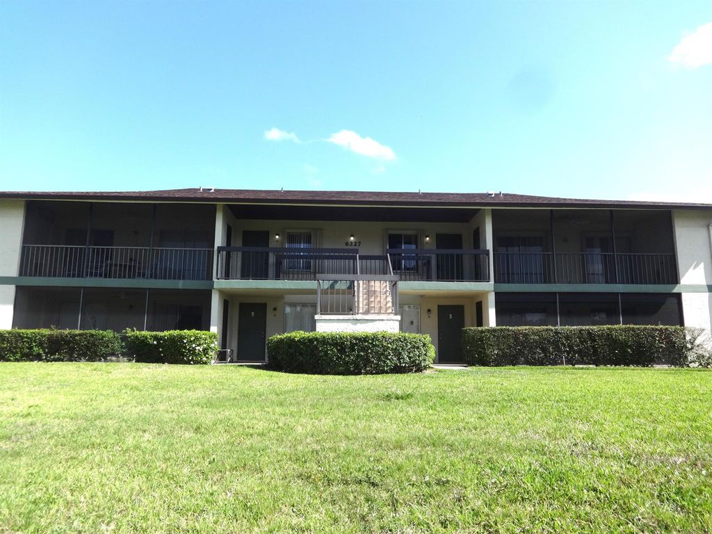 Photo of 6327 Chasewood Drive #H, Jupiter, FL 33458 (MLS # R10951223)