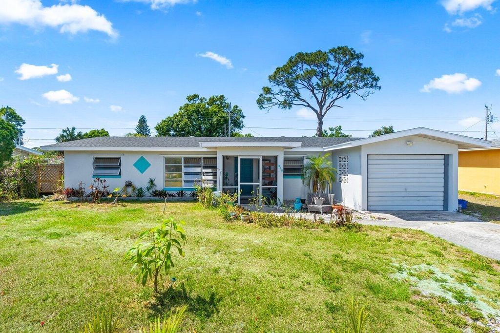 Photo of 310 Riomar Dr, Port Saint Lucie, FL 34952 (MLS # R10973845)