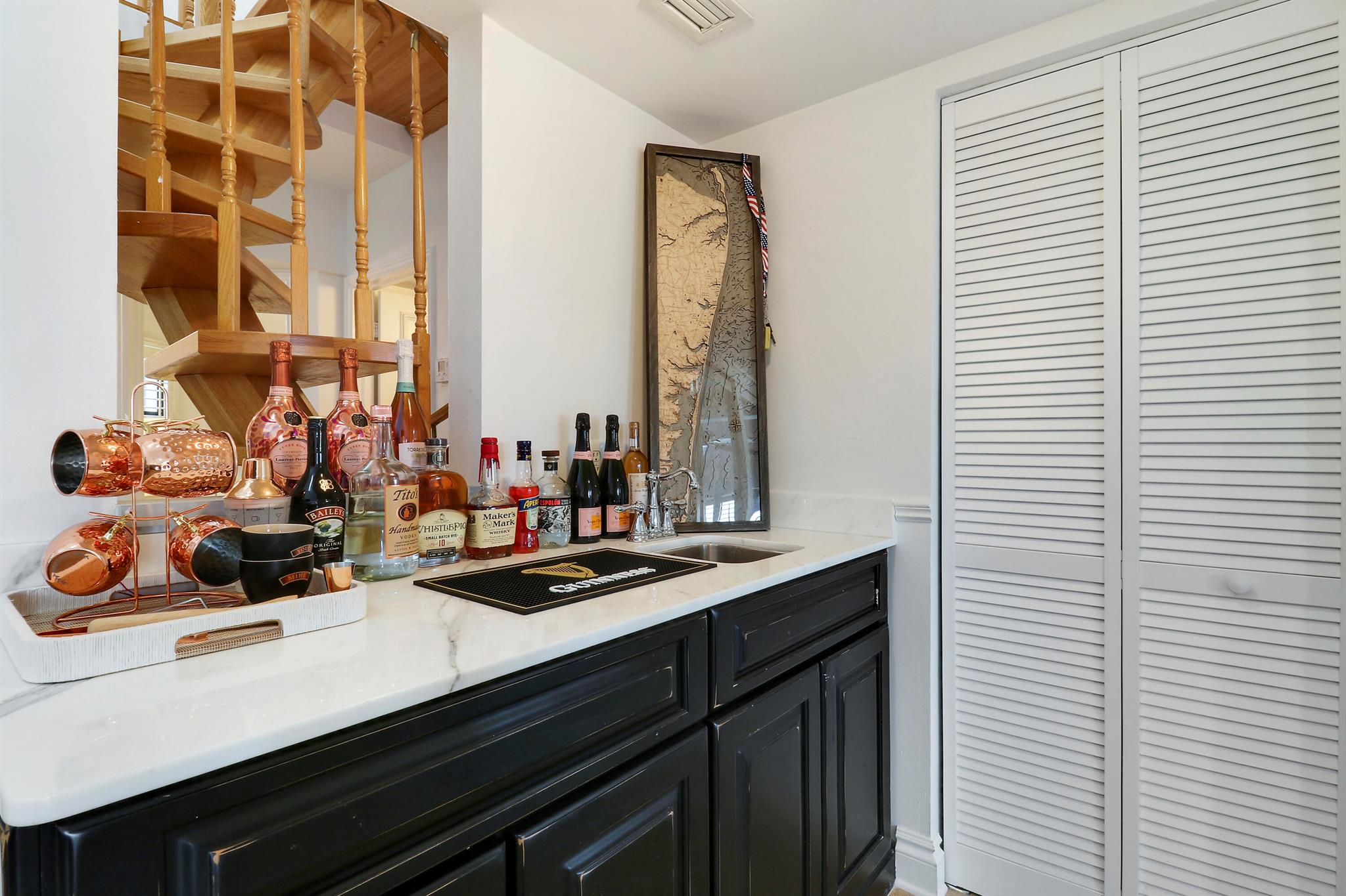 BAY COLONY - Residential Lease