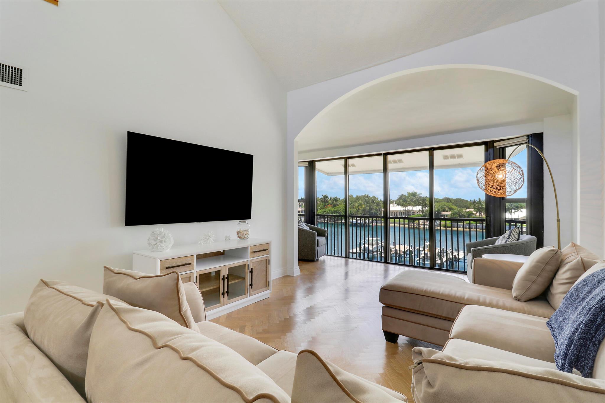 BAY COLONY - Residential Lease