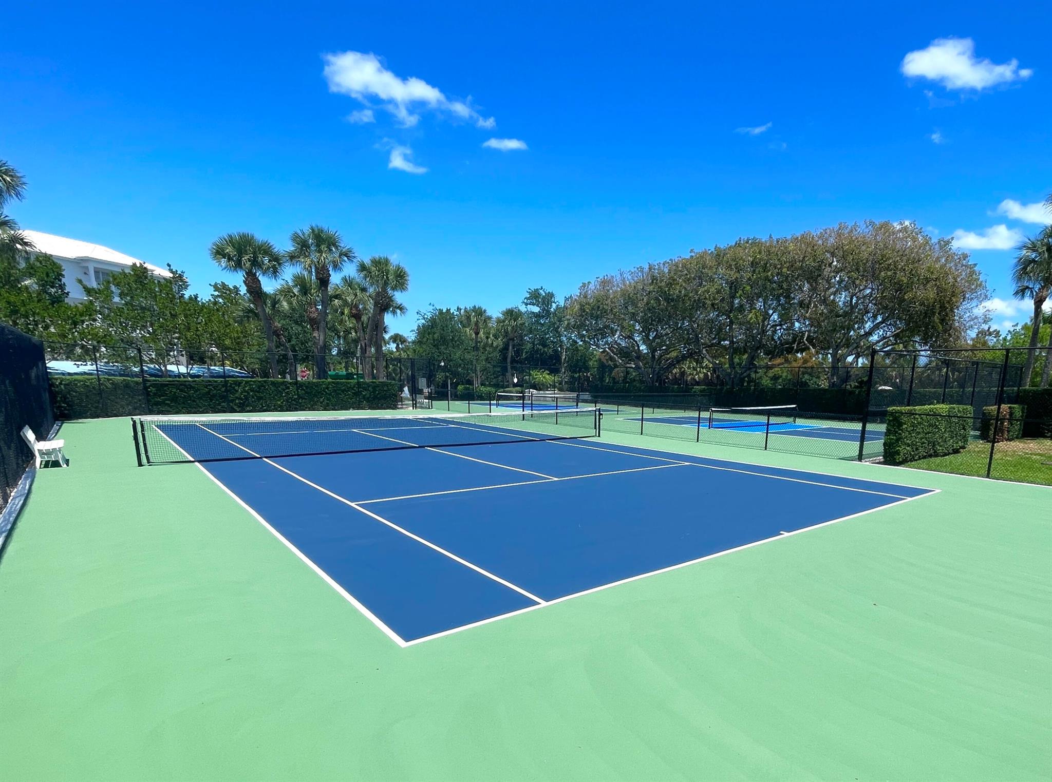 BAY COLONY - Residential Lease
