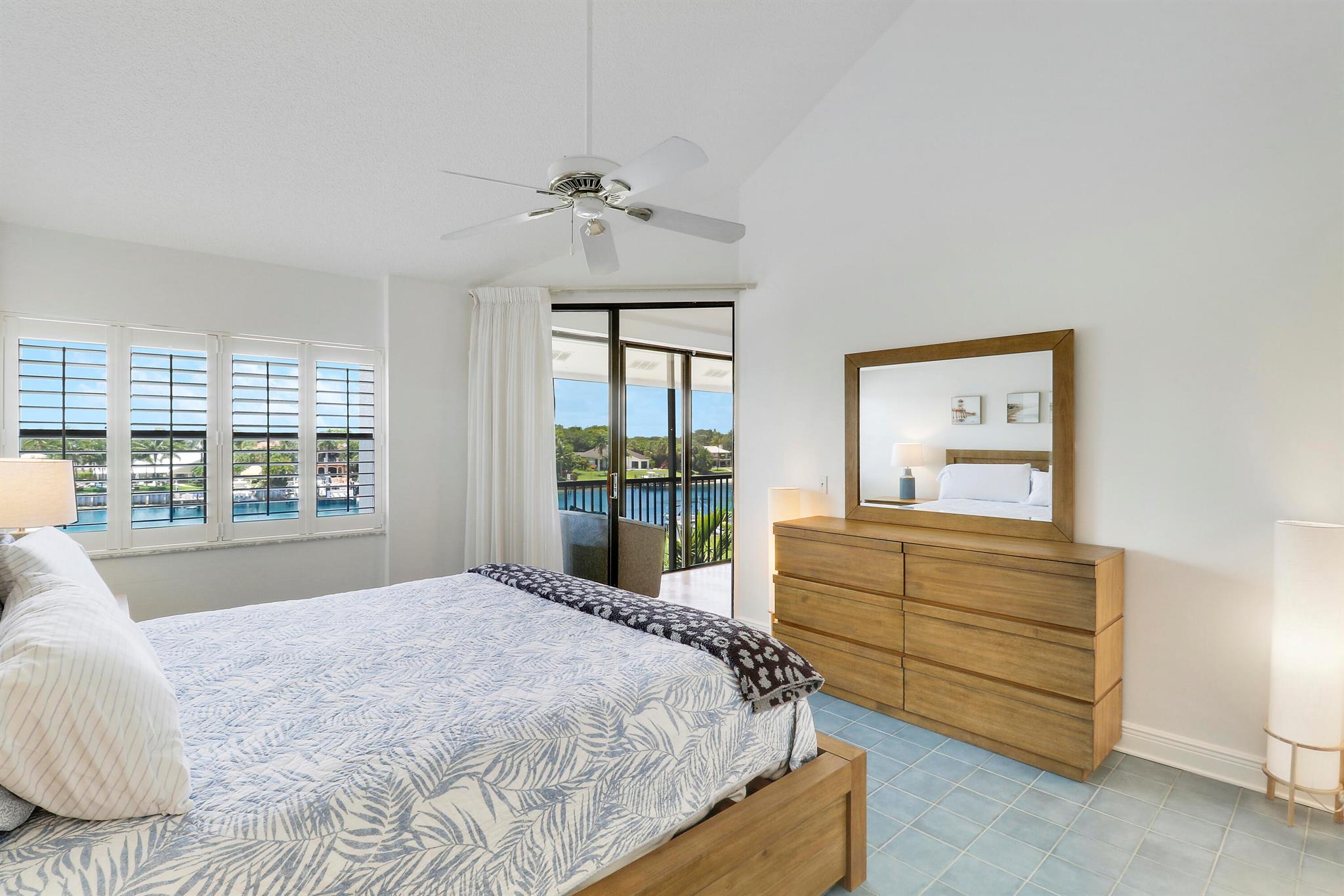 BAY COLONY - Residential Lease