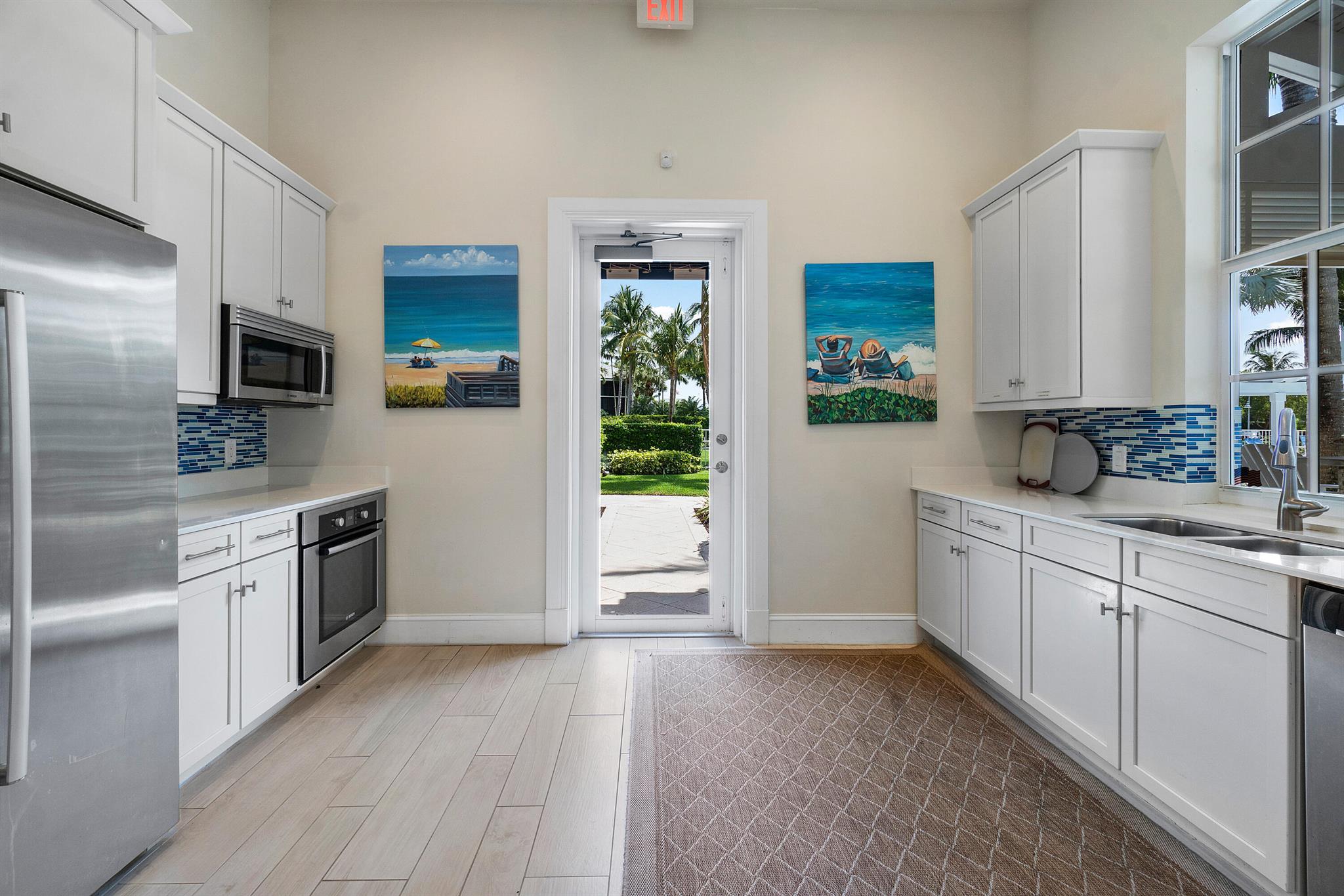 BAY COLONY - Residential Lease