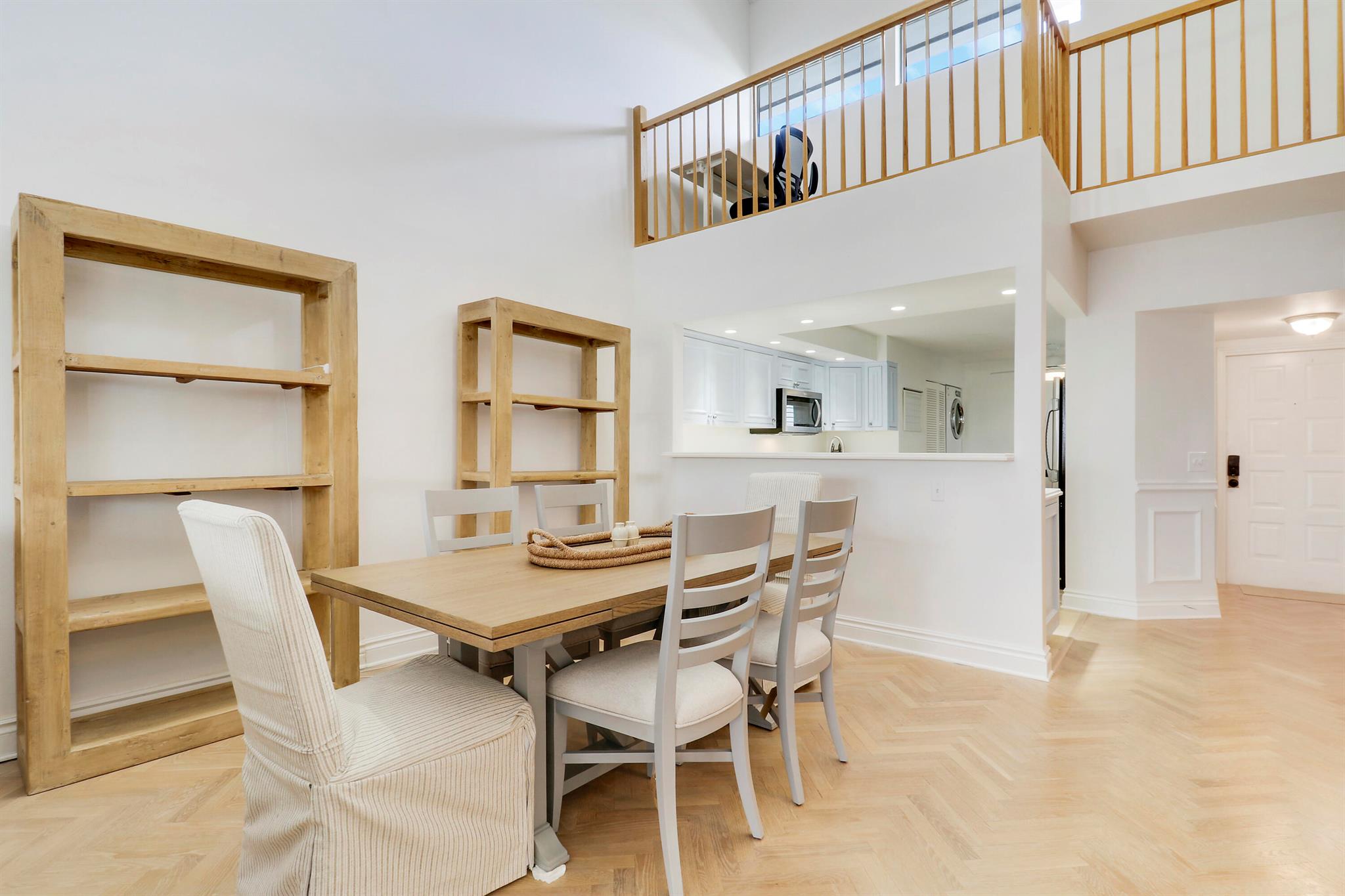 BAY COLONY - Residential Lease