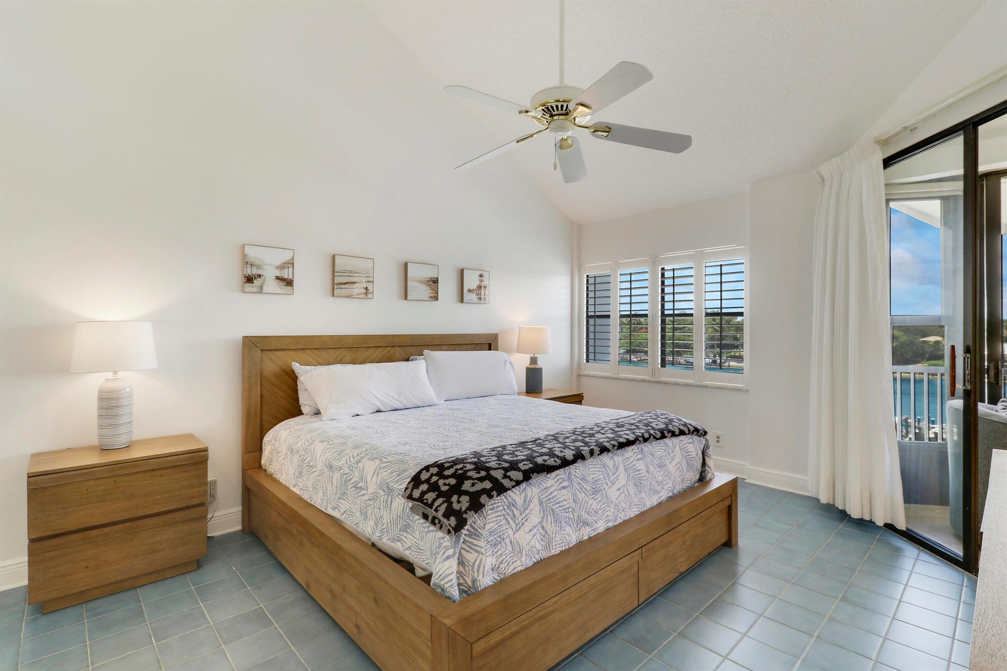 BAY COLONY - Residential Lease