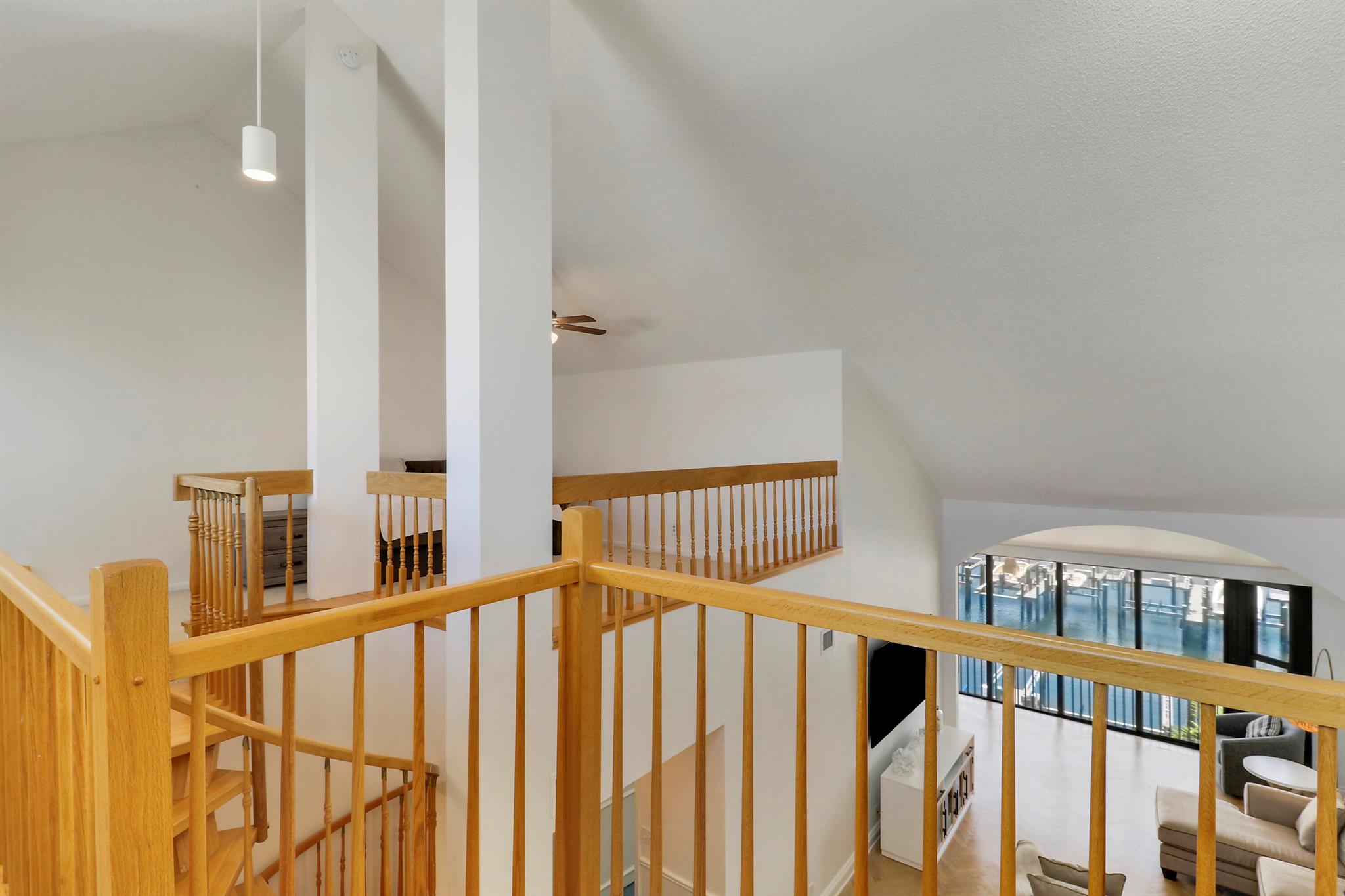 BAY COLONY - Residential Lease