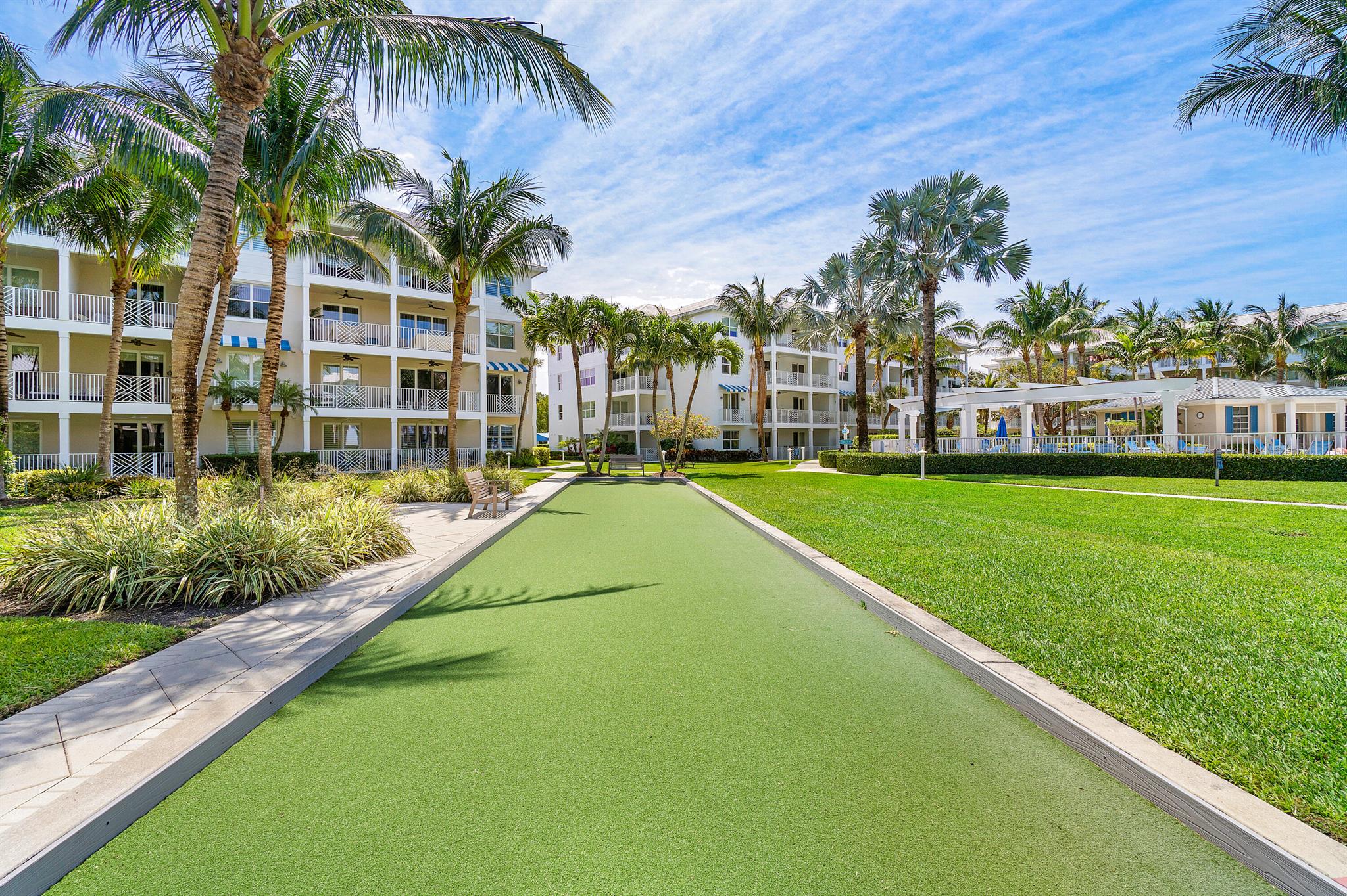 BAY COLONY - Residential Lease