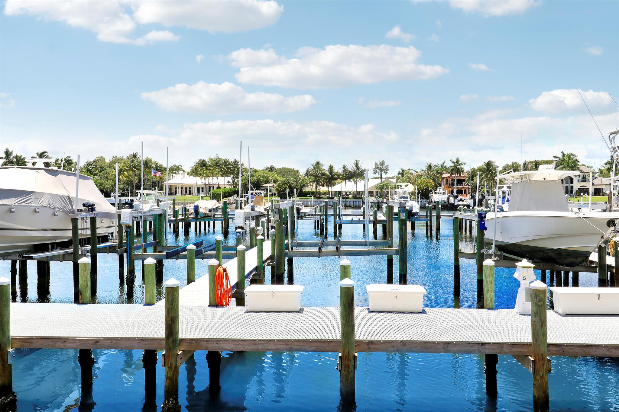 BAY COLONY - Residential Lease