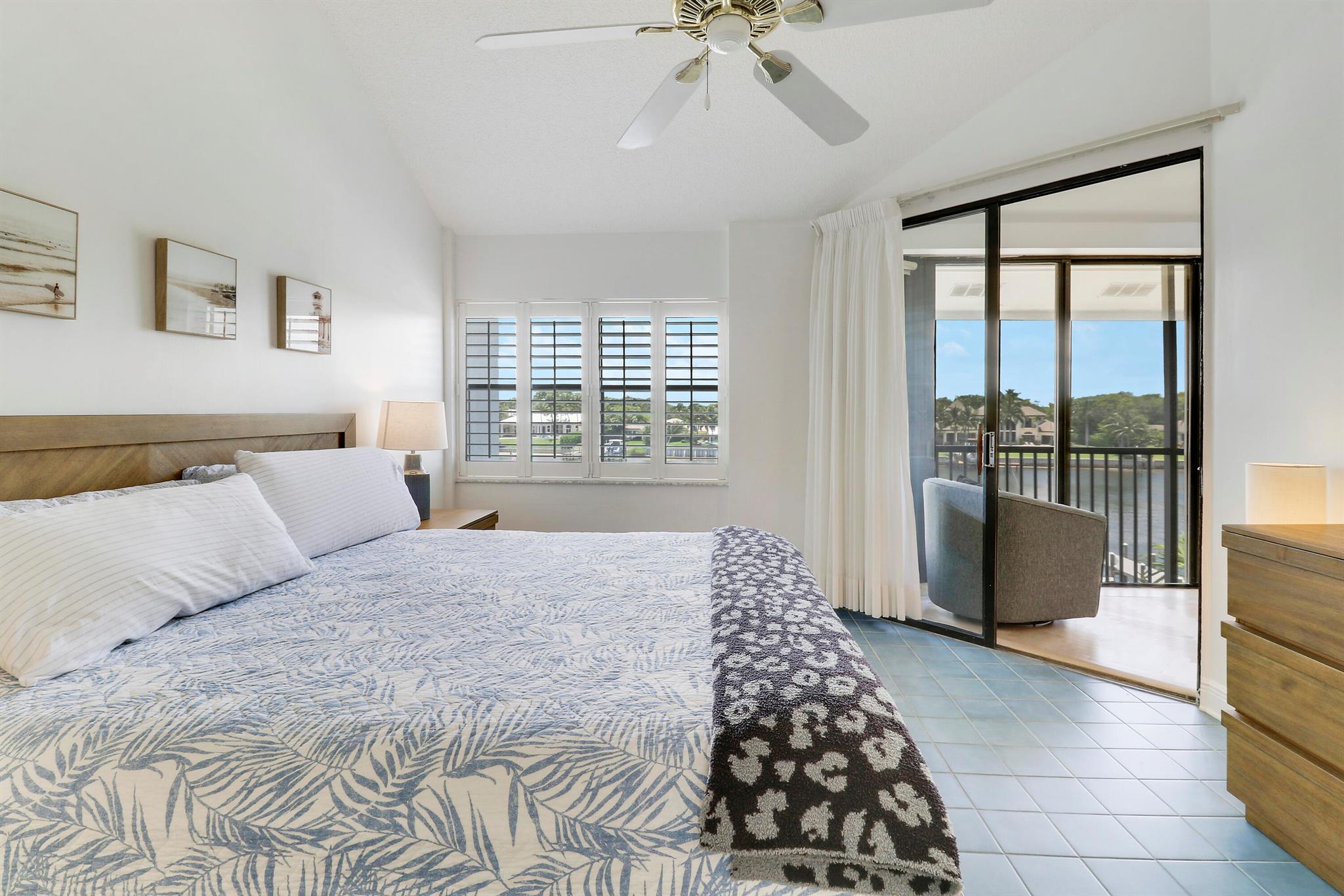 BAY COLONY - Residential Lease