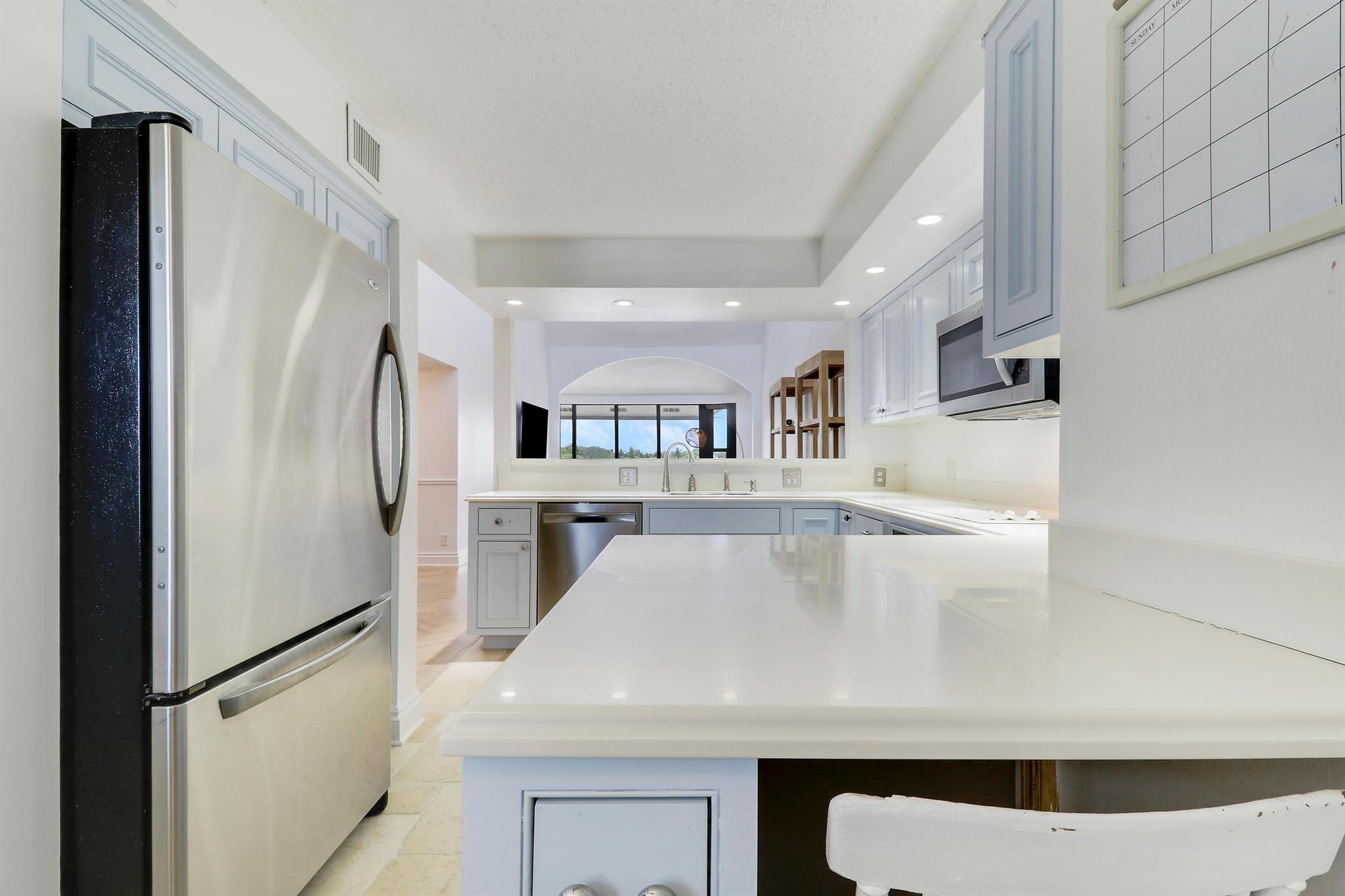 BAY COLONY - Residential Lease