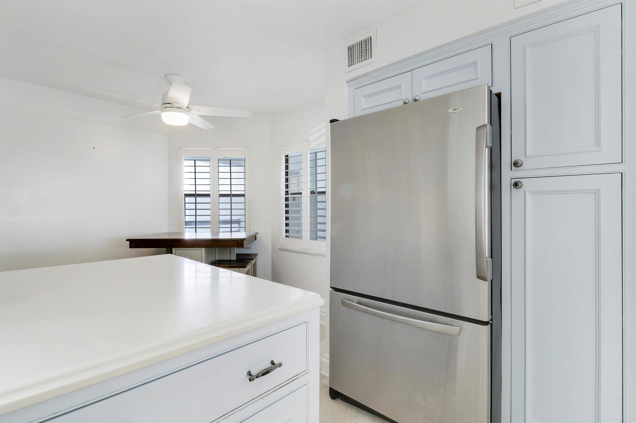 BAY COLONY - Residential Lease