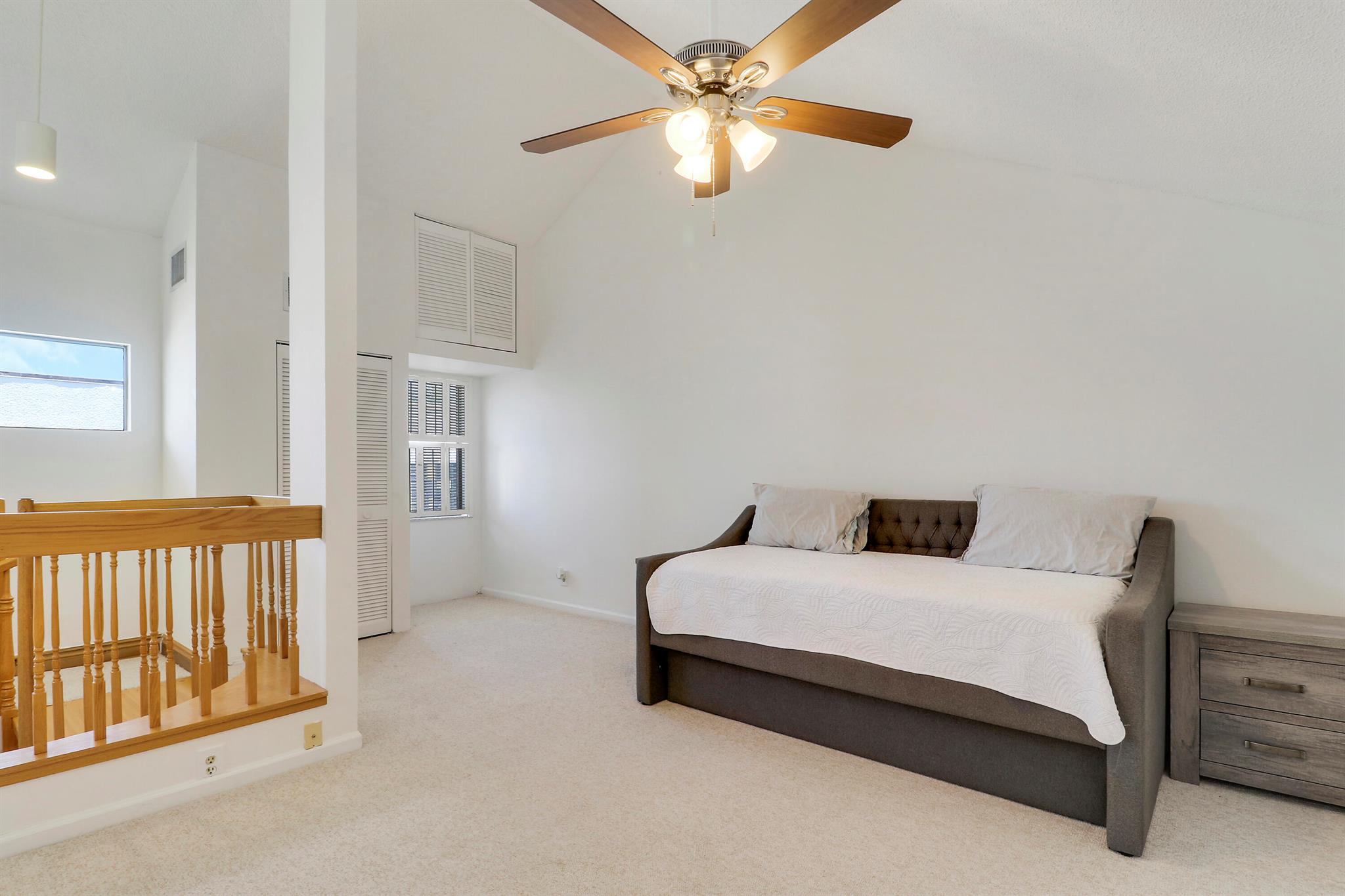 BAY COLONY - Residential Lease