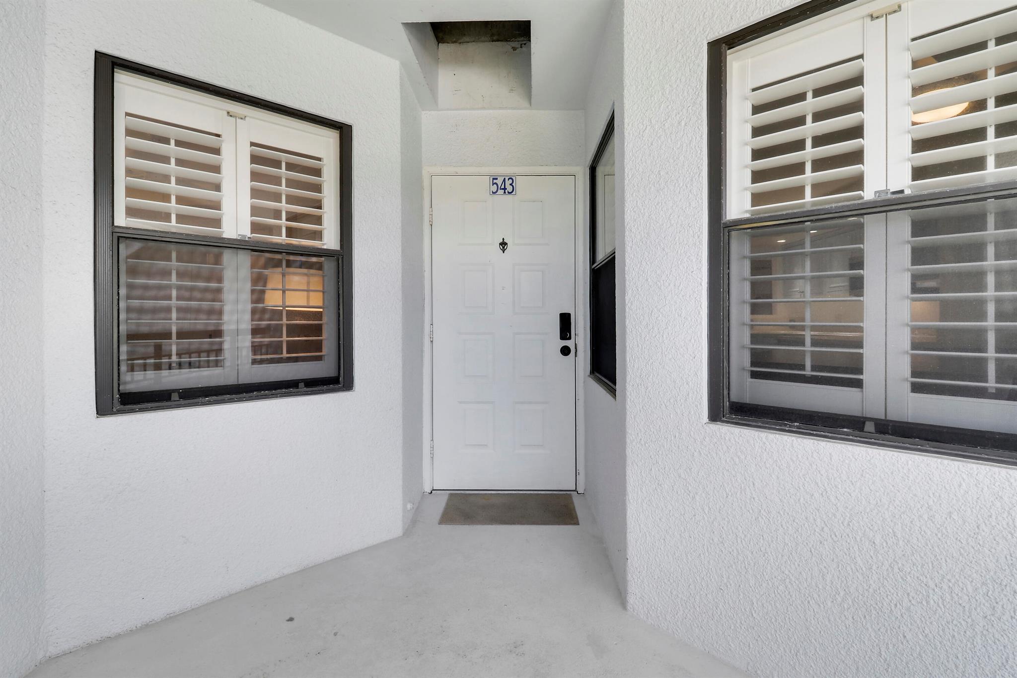 BAY COLONY - Residential Lease