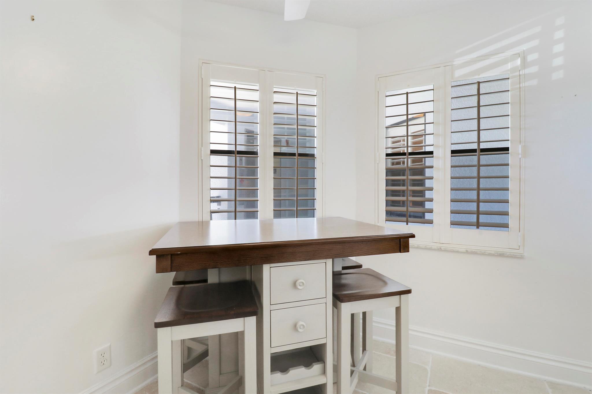 BAY COLONY - Residential Lease