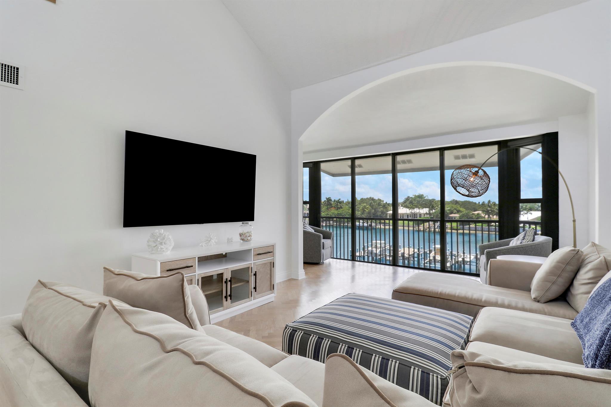 BAY COLONY - Residential Lease