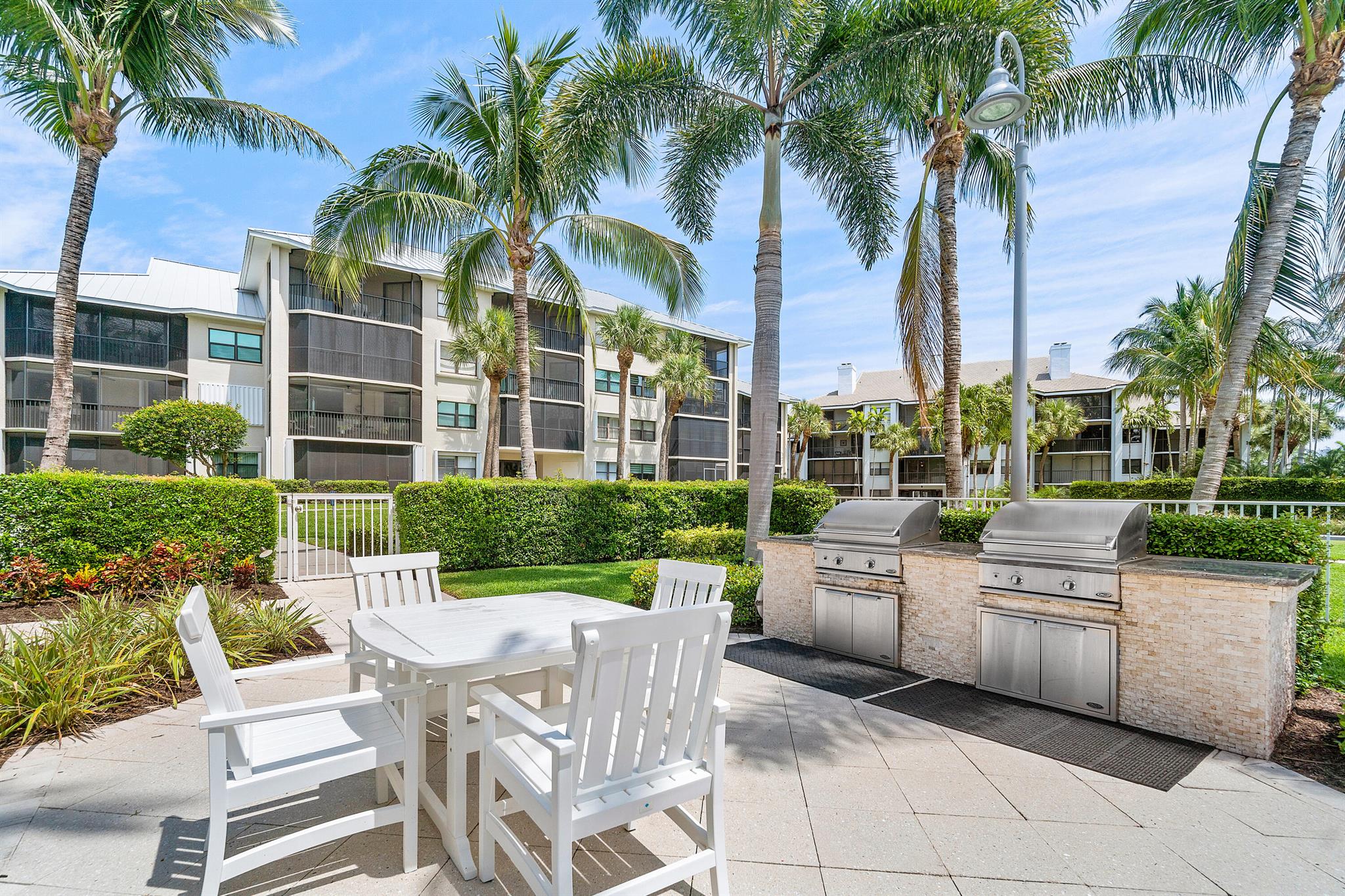 BAY COLONY - Residential Lease