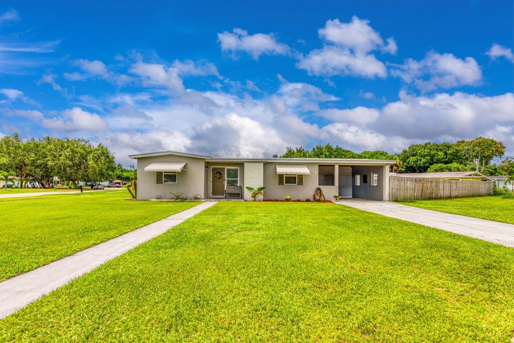 Photo of 102 SE El Sito Court, Port Saint Lucie, FL 34983 (MLS # R11124172)