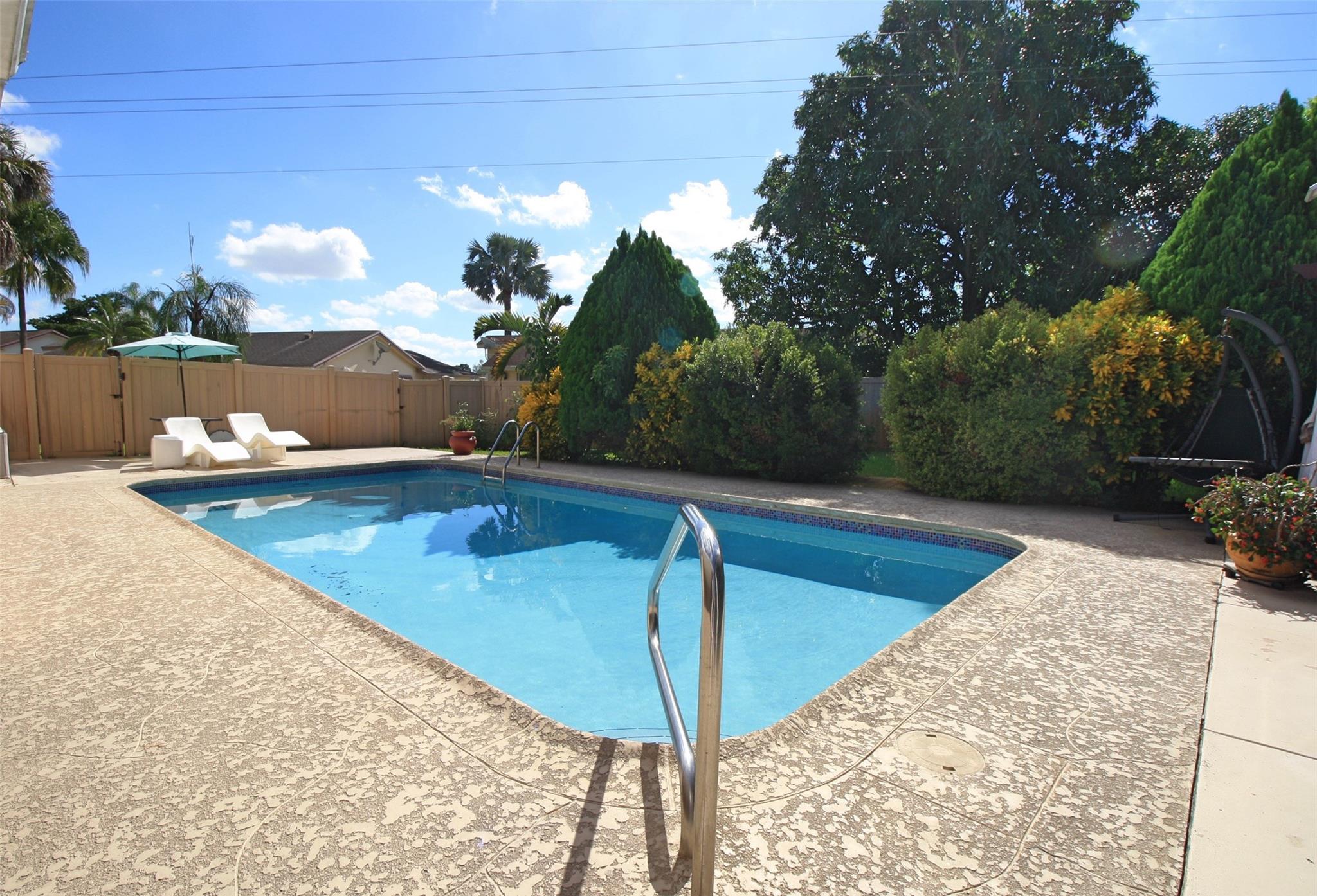 Serino Park Sec 3 81-46 B - Residential