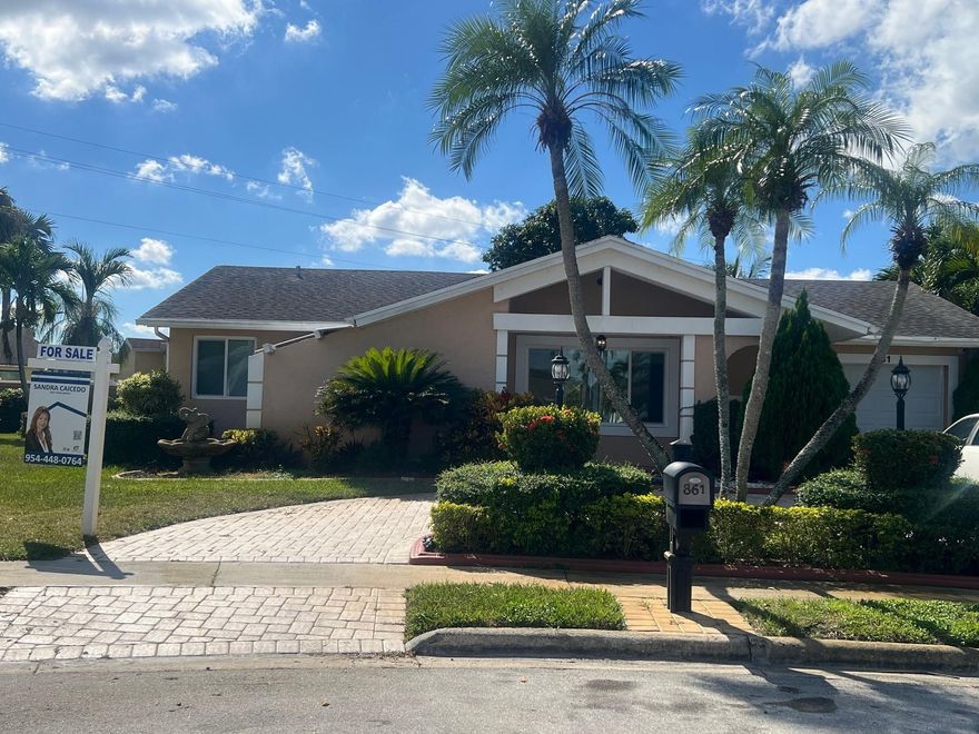 Beautiful 3 Bed/2 Baths pool home, located in a cul-d-sac , one car garage. Amazing large back yard and pool area great for entertainment. Open floor plan, gorgeous, updated kitchen with granite counter tops, wooden cabinets and new appliances. Ceramics floors through the all house, upgraded bathrooms, newer roof and A/C unit, Impact doors and windows. No HOA!